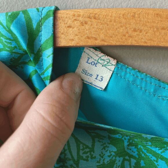 Vintage 1950s–60s Silk Floral Wiggle Dress with Belt – Union Made USA, S/M - Picture 4 of 12